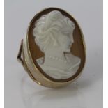 9ct large oval cameo ring, finger size M weight 5.3g