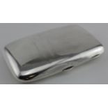 Silver cigar case hallmarked for Elkington & Co. Birmingham, 1908. Weighs 5.75oz approx.