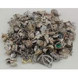 Good variety of silver charms (approx 300g)