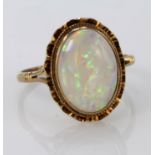 9ct Gold Large Opal set Ring size O weight 2.8g