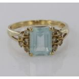 9ct Gold Aquamarine and CZ Ring size O weight 3.1g
