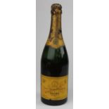 Veuve Clicquot Ponsardin Dry Champagne, 1943, H. Parrot & Co., Original cork & seal (damaged),