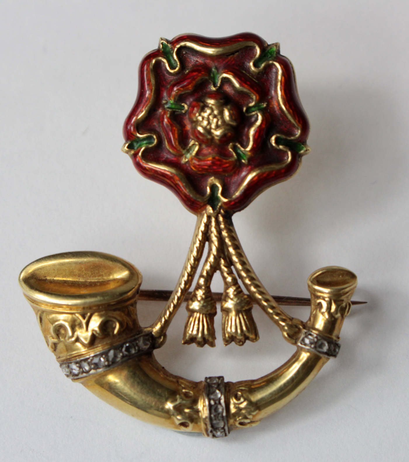 Sweetheart badge - The Kings (Liverpool Regt.) 6th (T) Rifle Battn. unmarked 15ct. gold, enamel &