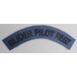 Cloth Badge: Glider Pilot Regt. WW2 embroidered felt shoulder title badge in excellent unworn