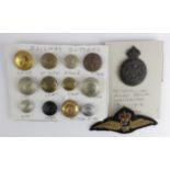 Badges / Buttons inc Railway buttons x12 (inc 4x pre 1923), a 1914-18 Metropolitan Special