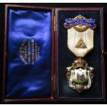 Masonic Medal : A very nicely enameled Royal Arch, Army and Navy Chapter Founder's Medal 1901