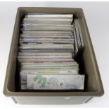 GB - Presentation Packs in large plastic tray, c1969-2003. Some Regionals and Definitives noted.