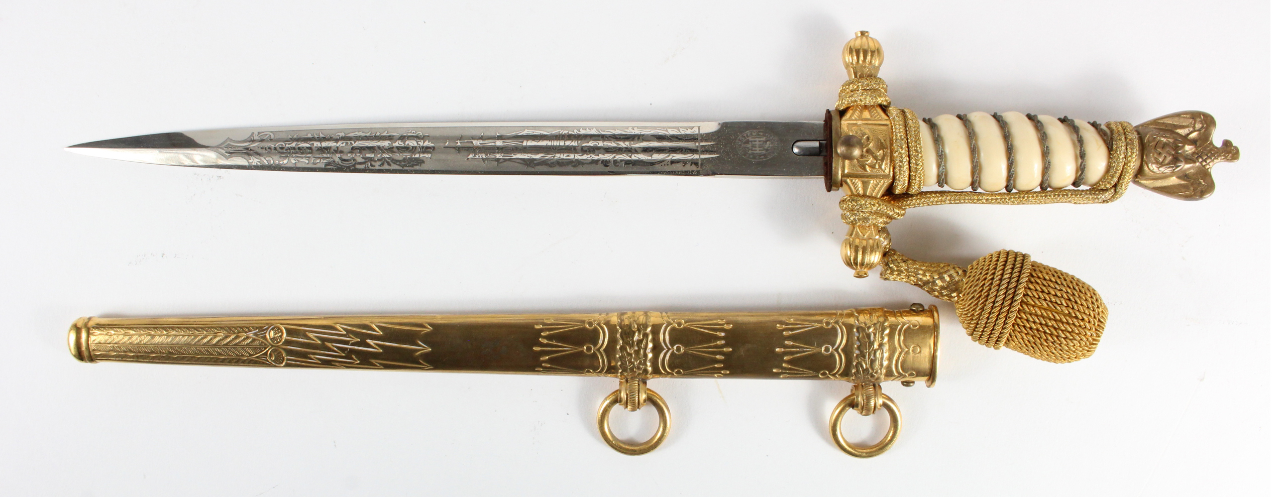 German Kriegsmarine Naval Officers dagger, most gilding intact, high quality piece, matching
