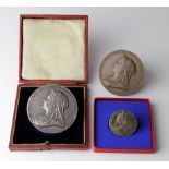 British Commemorative Medals (3): Victoria Diamond Jubilee official Royal Mint large silver medal in