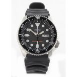 Gents Seiko automatic wristwatch, the black dial with white dot markers and day/date aperture at 3