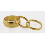 Three 22ct Gold wedding bands weight 12.4g