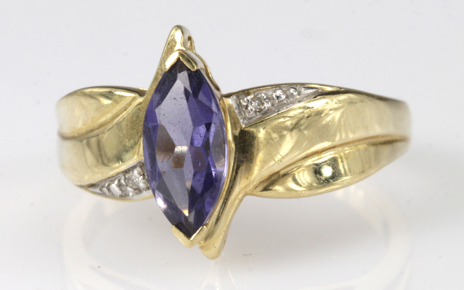 9ct Gold Tanzanite and Diamond Ring size N weight 3.4g