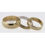 Three 9ct Gold wedding bands weight 10.6g