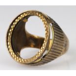 9ct yellow gold full sovereign ring mount, finger size S, weight 10.0g
