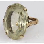 9ct Gold Topaz Ring size M weight 11.1g