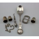 Mixed lot of silver items comprising three silver thimbles (one unmarked), small silver