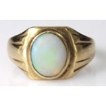 9ct Gold Opal set Ring size S weight 5.2g