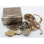 Mixed jewellery in a small tin, includes some 9ct, needs sorting