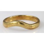 22ct yellow gold shaped wedding band, finger size M, weight 2.8g