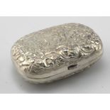 Attractive small Victorian silver box. Hallmarked Birmingham, 1897. Weighs 26.6g