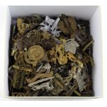 Cap badges - large unsorted lot inc a few titles / collars. (approx 158 cap badges + a few other