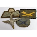 Badges Airborne interest Glider borne troops sleeve badge, plus Para wings and cap badge.