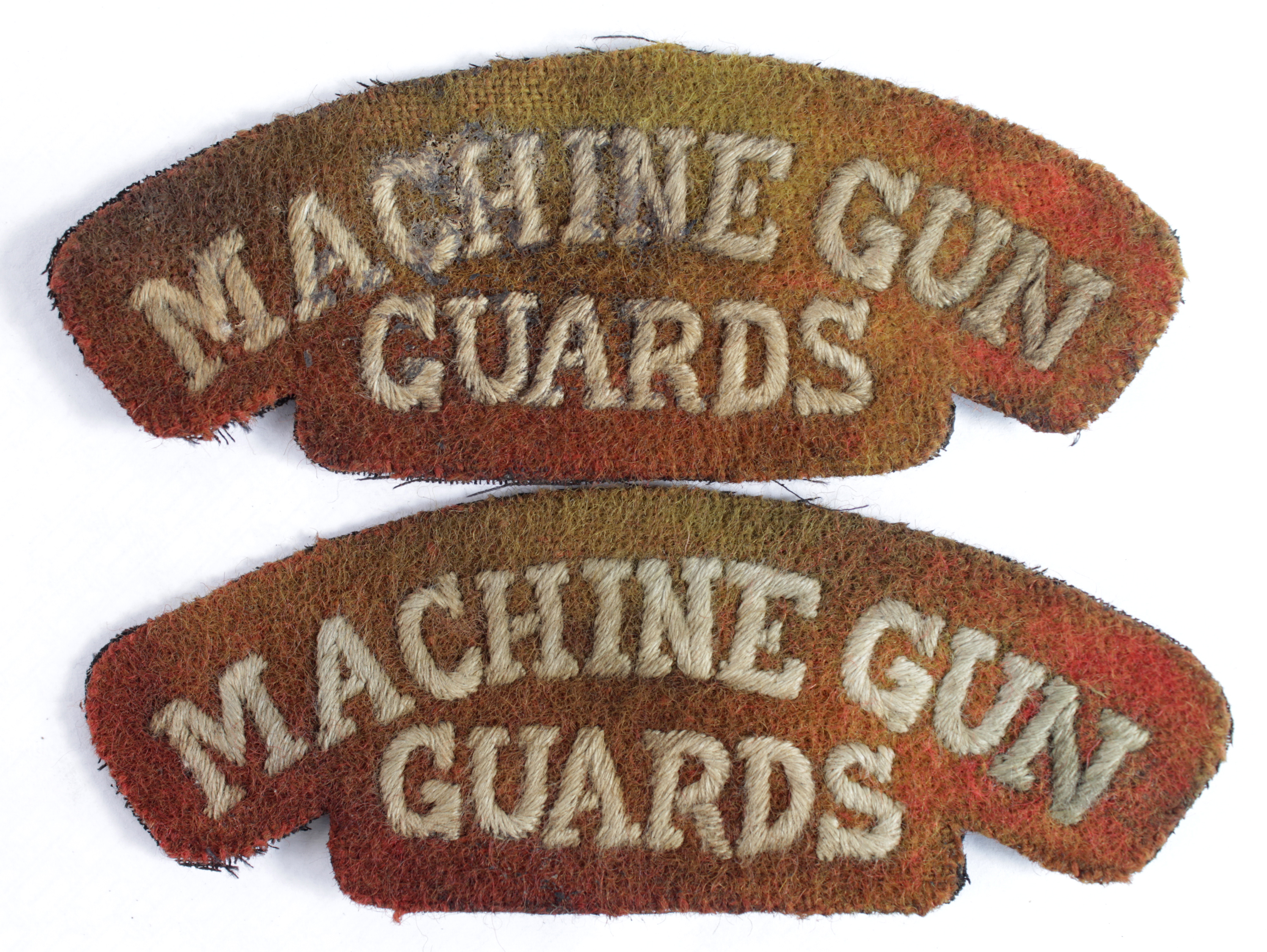 Badge WW1 Machine Gun Guards a pair of cloth shoulder titles