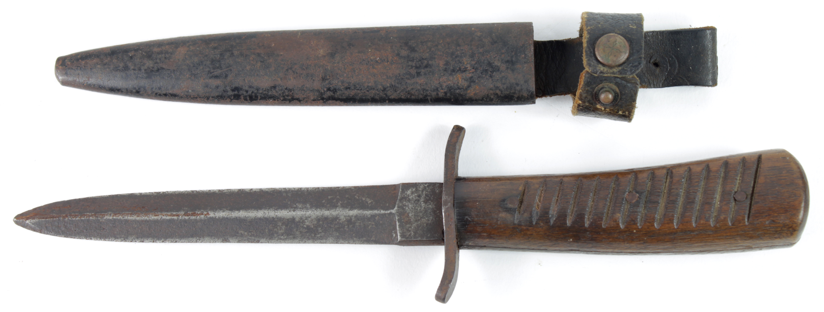 German WW1 trench knife complete with scabbard.