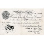 Peppiatt 5 Pounds dated 24th August 1945, serial K07 055501, London issue on thick paper (B255,