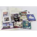 GB & Commonwealth Commemorative Coins/Medals, Presentation Packs and Covers (16)