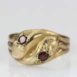9ct Gold Gents Snake Ring with Garnet eyes size V weight 4.4g