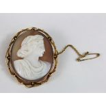 15ct Gold Framed Cameo Brooch with safety chain weight 12.0g