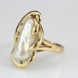 14ct yellow gold ring set with single baroque pearl, finger size M weight 4.9g
