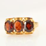 18ct Gold Garnet set Ring size N weight 4.8g