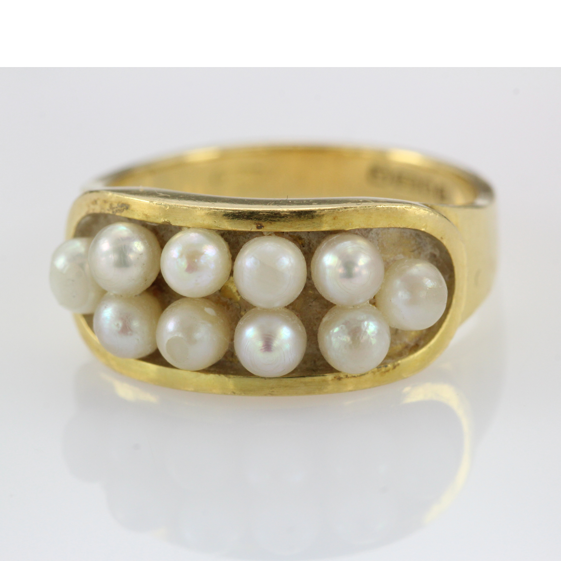 18ct Gold Pearl set Ring size L weight 6.4g