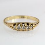 18ct yellow gold diamond five stone graduated ring, finger size O weight 2.3g