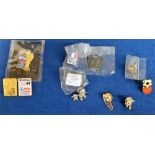 Football badges, collection of 30+ pins and badges relating to World Cup Finals 1990, 94, 98 & 2002,