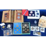 Coins, selection inc. set of 1973 Cook Island coins in presentation case, 1976 USA silver proof