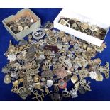 Militaria, a large qty. of military badges (cap badges, collar dogs etc.) mainly King's Crown,