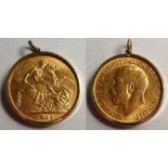 Coin, Gold Sovereign dated 1911 mounted in a removable 9c gold collar to enable wear as a pendant,