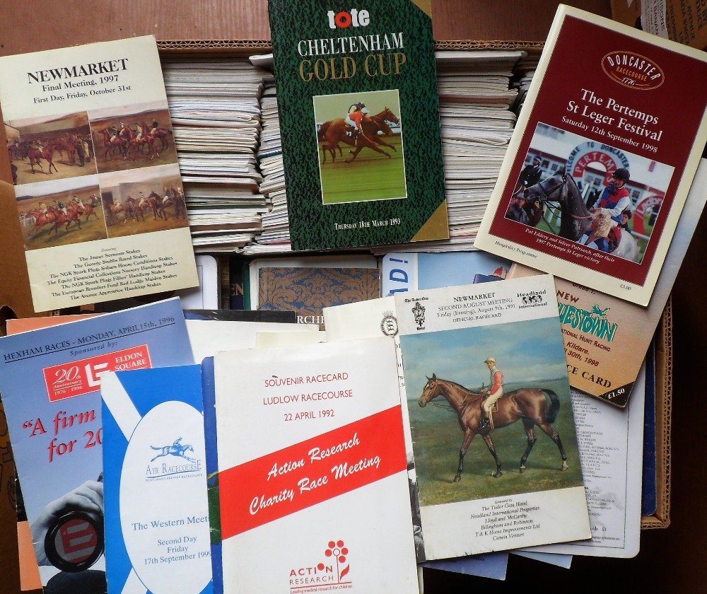 Horse Racing, collection of 600+ modern race cards, mostly from 1990s, flat and National Hunt,