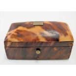 19th Century tortoiseshell dome hinge lidded snuff box, width 5.5cm