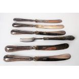 Set of five George V silver weighted handle fruit knives, Sheffield 1919; together with a silver