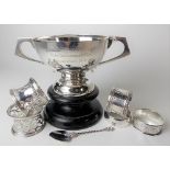 Edwardian silver twin handled pedestal trophy cup with engraved dedication, London 1909, weight 5.