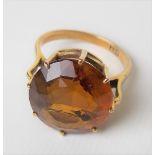 9ct gold orange cut stone set cocktail ring (stone AF). weight 7.7g approx.