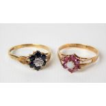 Two 9ct hallmarked gold stone set daisy rings, weight 2.8g approx.