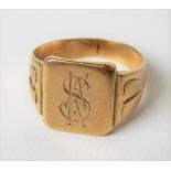 9ct gold signet ring with engraved monogram, weight 8.8g approx.