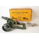 W. Britain mobile 18in Heavy Howitzer, boxed & with five shells