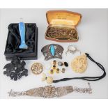 Bag of costume jewellery