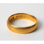 22ct hallmarked gold band ring, weight 5g approx.